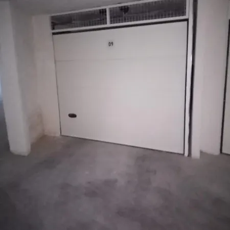 Appartamento New With 2 Bedrooms Private Parking *