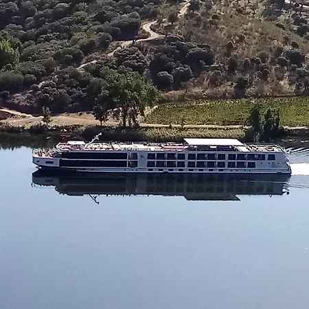 New With 2 Bedrooms Private Parking * Bragança