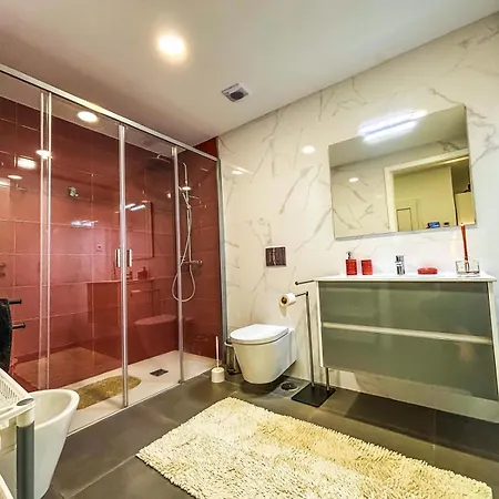 New With 2 Bedrooms Private Parking Apartment