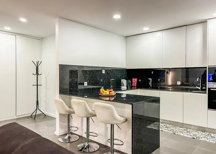 Lägenhet New With 2 Bedrooms Private Parking *