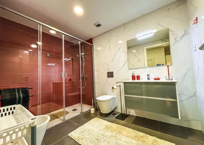 New With 2 Bedrooms Private Parking Lägenhet